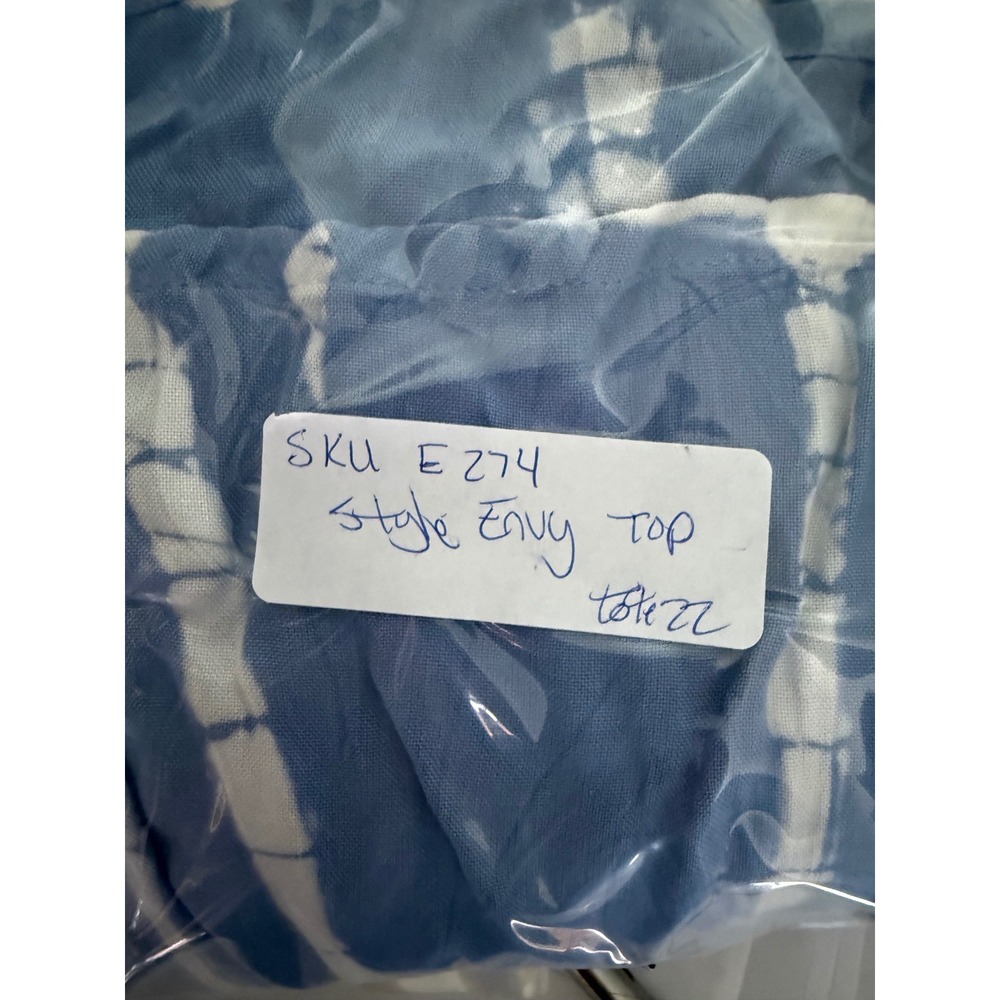 Style Envy Tunic Top Womens M Blue Tie Dye peas Smocked Bell Sleeve peasant - Picture 10 of 10